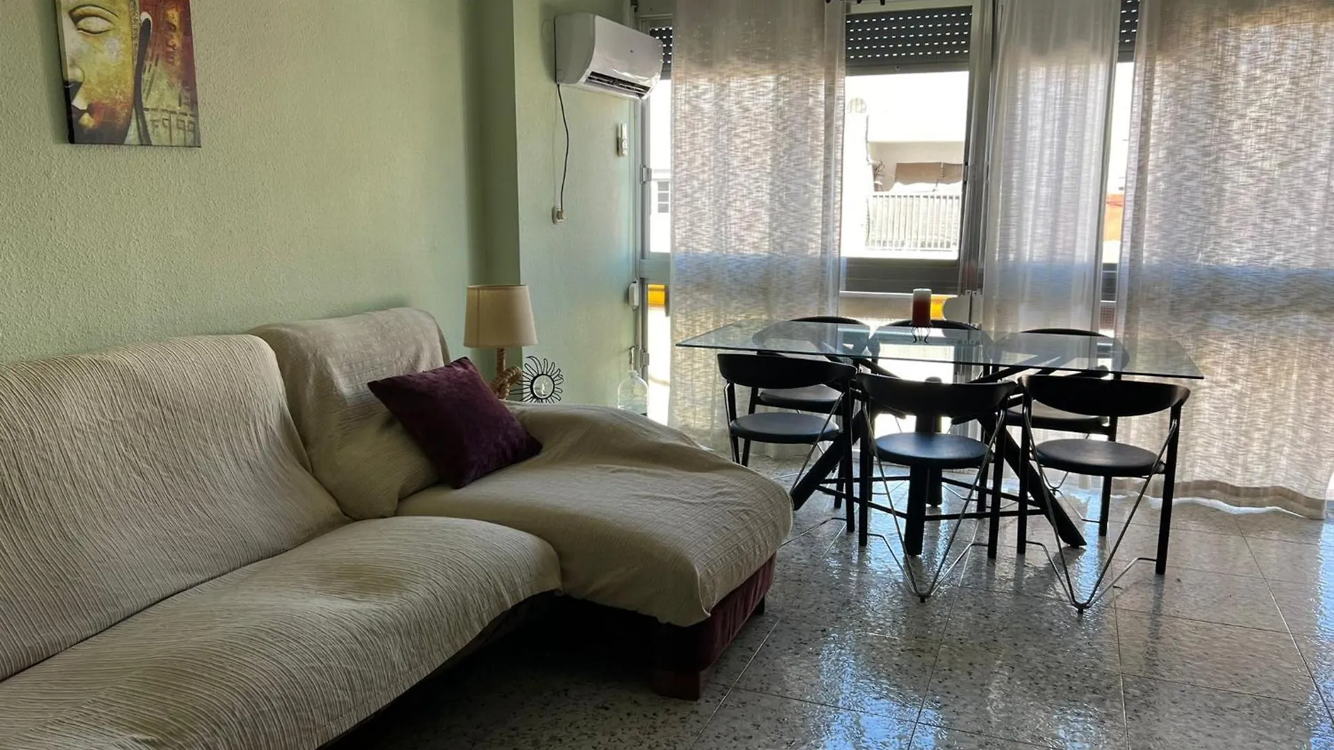 Tuguest Almeria Centro Spanien